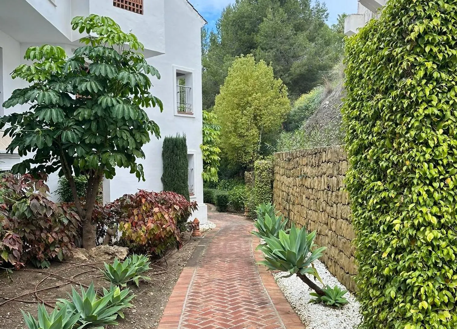 Los Arqueros Apartment With Golf Views Benahavis Spain