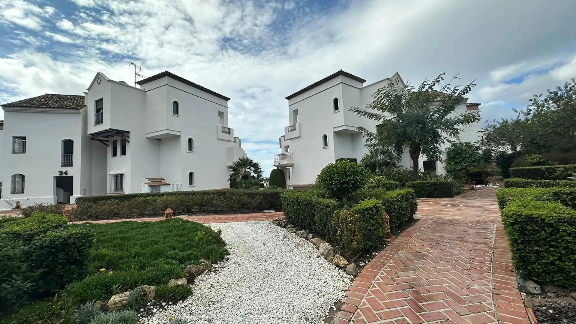 Los Arqueros Apartment With Golf Views Benahavis Spain