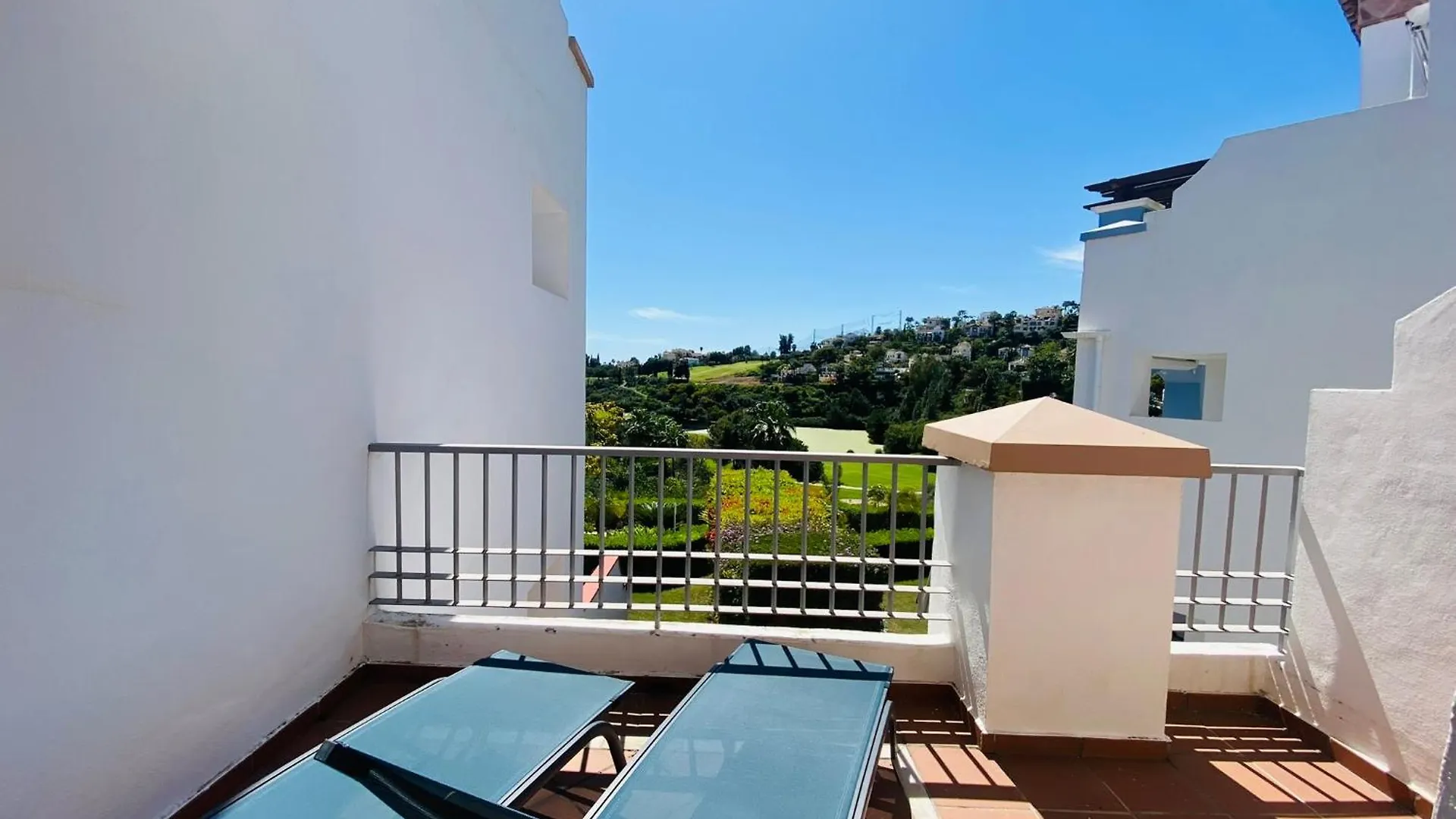 Los Arqueros Apartment With Golf Views Benahavis