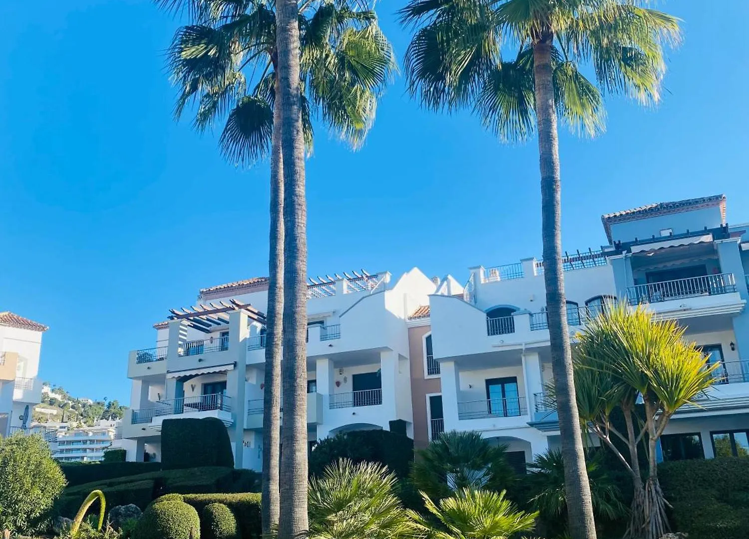 Los Arqueros Apartment With Golf Views Benahavis